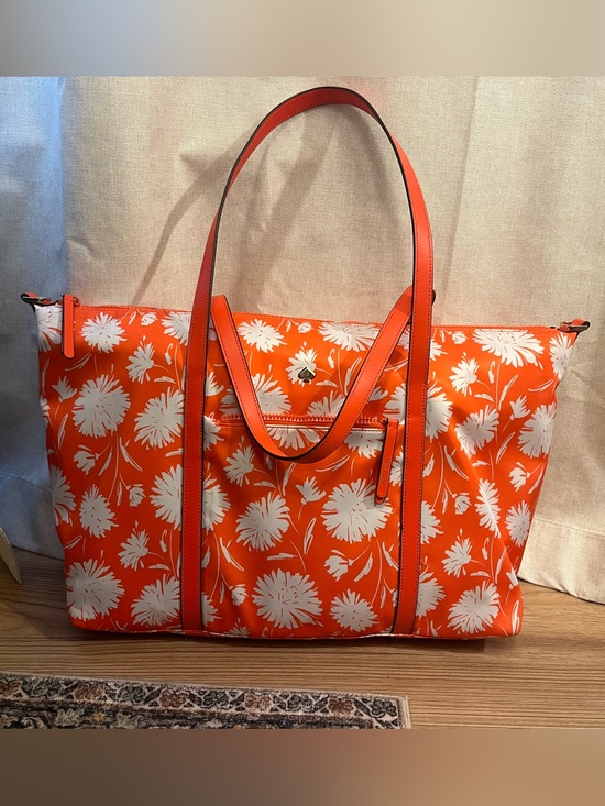 kate spade Handbags - kate Spade Orange and White Daisy Print Weekender